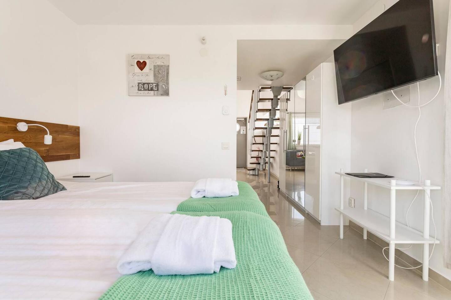 Staylong Hotell Taby Ngoại thất bức ảnh