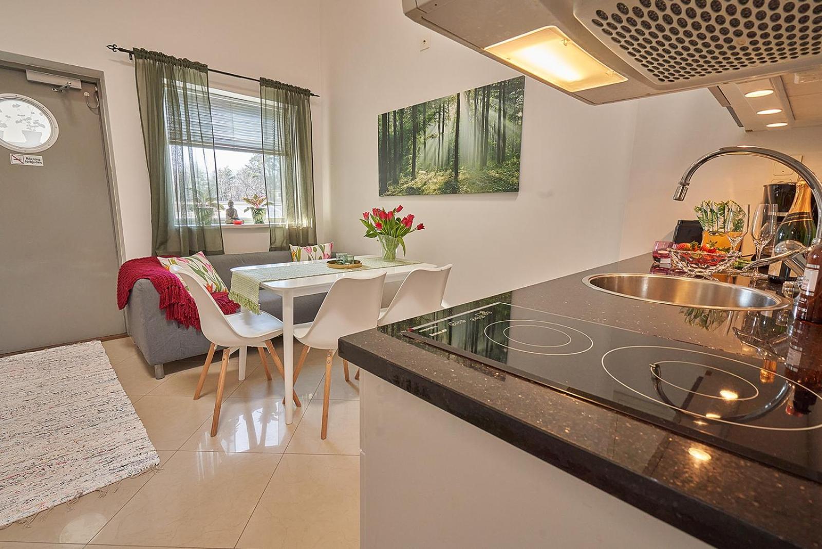 Staylong Hotell Taby Ngoại thất bức ảnh